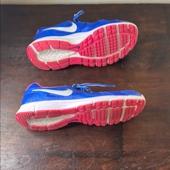 Nike Blue and Pink Athletic Shoes with Mesh Uppers - Picture 11 of 11